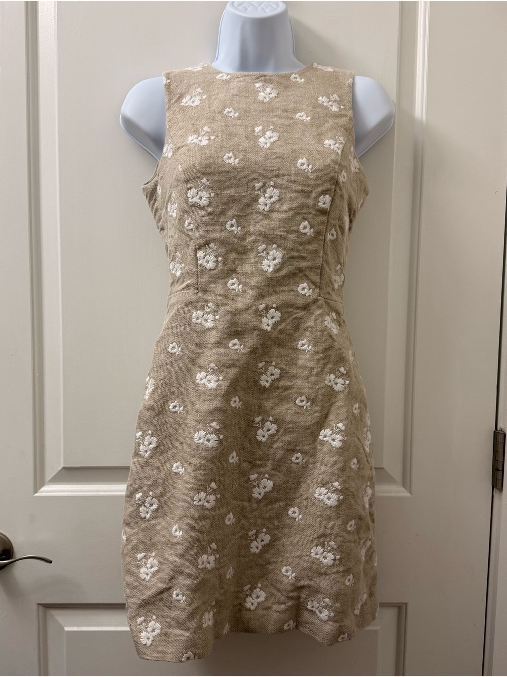 Michael Kors Women Beige Floral
Embroidered 100% Linen Sheath Dress